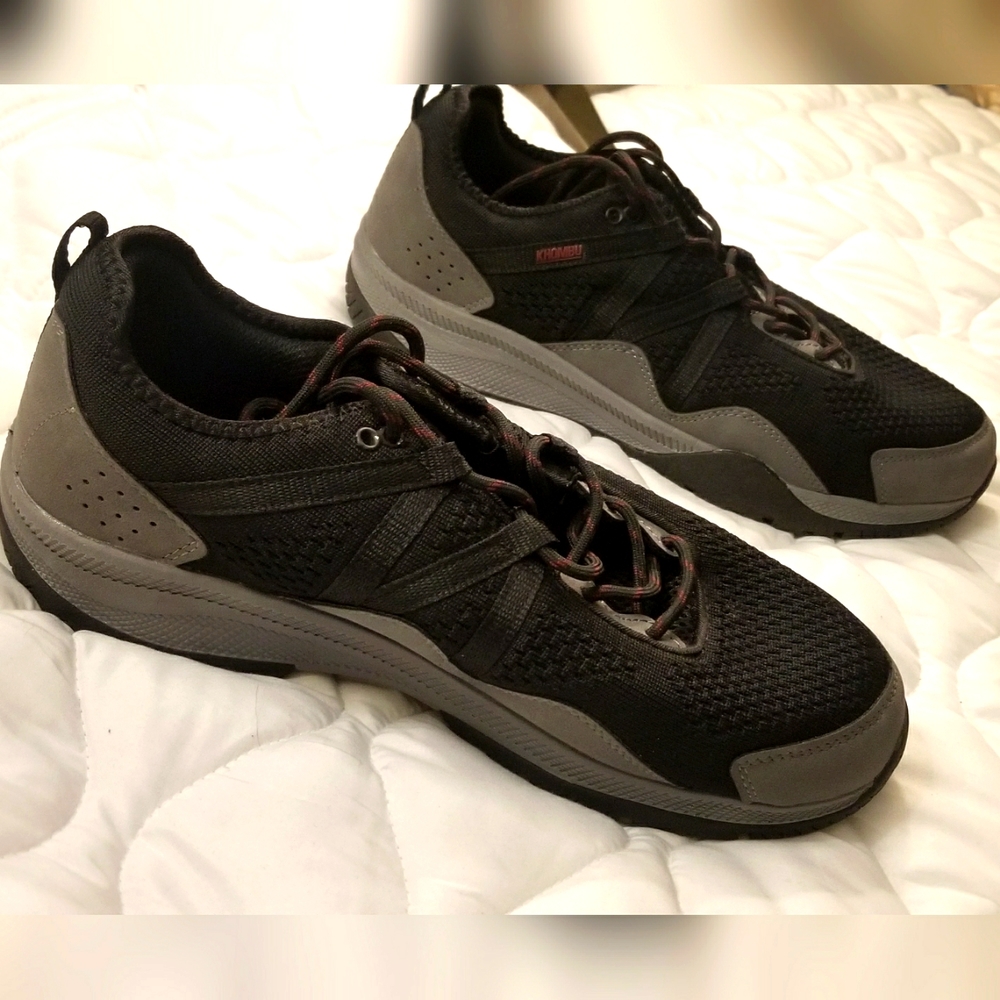 Cayenne Men's Black Hiking Shoes, Worn Only Once, Size 11